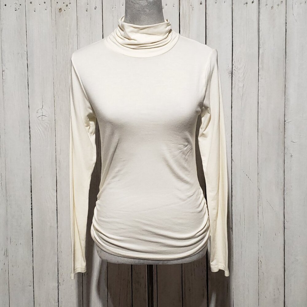 Coldwater Creek XS Turtleneck Top Cream Ruched Minimalist Casual Preppy Academia - Picture 7 of 7